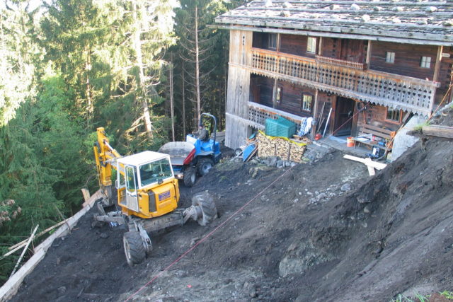 Bauarbeiten hinter dem Rablhaus im Jahr 2004 im Zuge der Errichtung des Zubaues